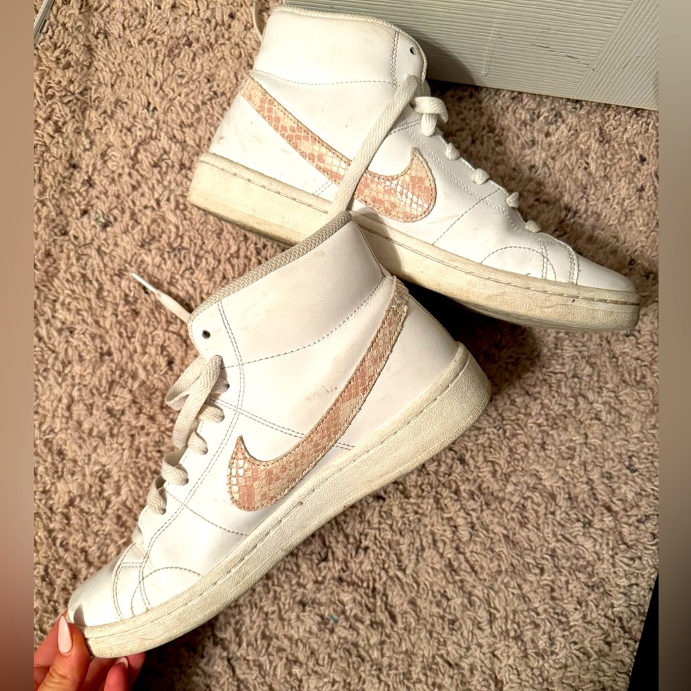 Nike blazers size 9